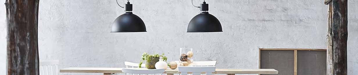 Lampe fra Belid over spisebord. Foto.
